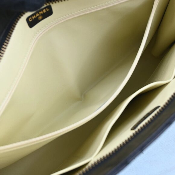 AUTHENTIC CHANEL Matelasse Black Leather Pouch Bag bsj797-121225 - Picture 12 of 16